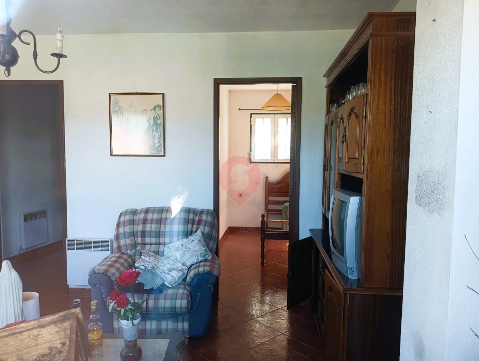 Moradia T2 para Venda em Riba de Mouro Foto 2