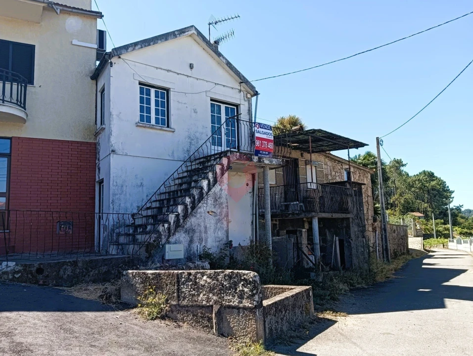 Moradia T2 para Venda em Riba de Mouro Foto 1