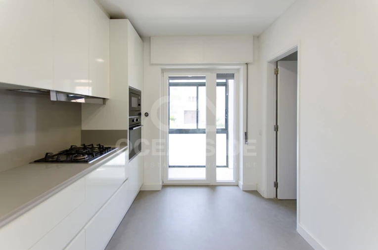 Apartamento T4 para Arrendamento em Oeiras e São Julião da Barra, Paço de Arcos e Caxias Foto 15