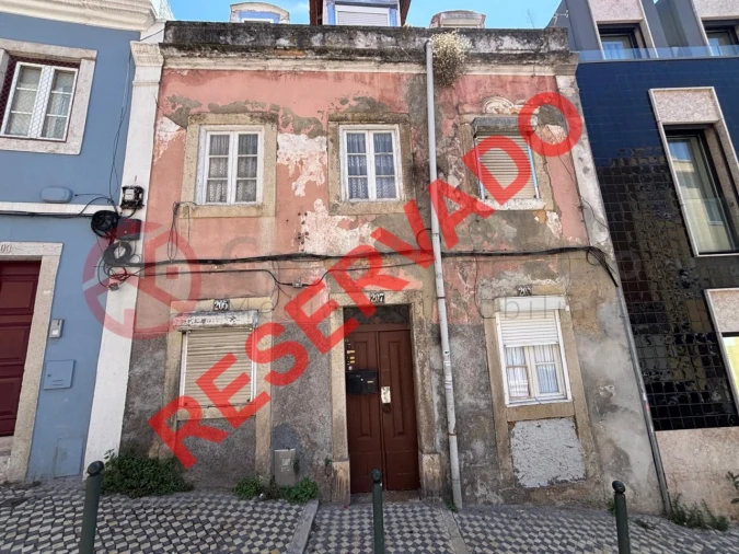 Prédio para Venda em Campo de Ourique Foto 1