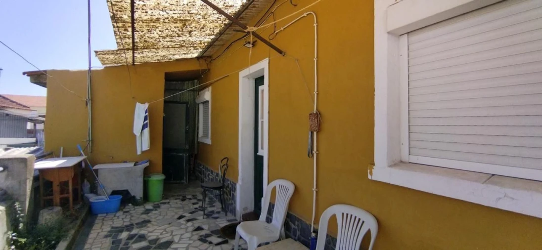 Moradia T6 para Venda em Laranjeiro e Feijó Foto 1