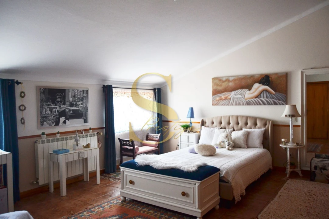 Moradia T5 para Venda em Leiria, Pousos, Barreira e Cortes Foto 12