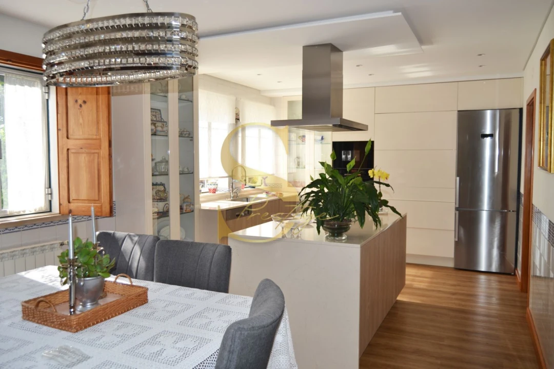 Moradia T5 para Venda em Leiria, Pousos, Barreira e Cortes Foto 7