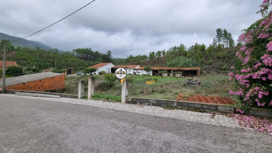 Moradia T3 para Venda em Almaceda Foto 3