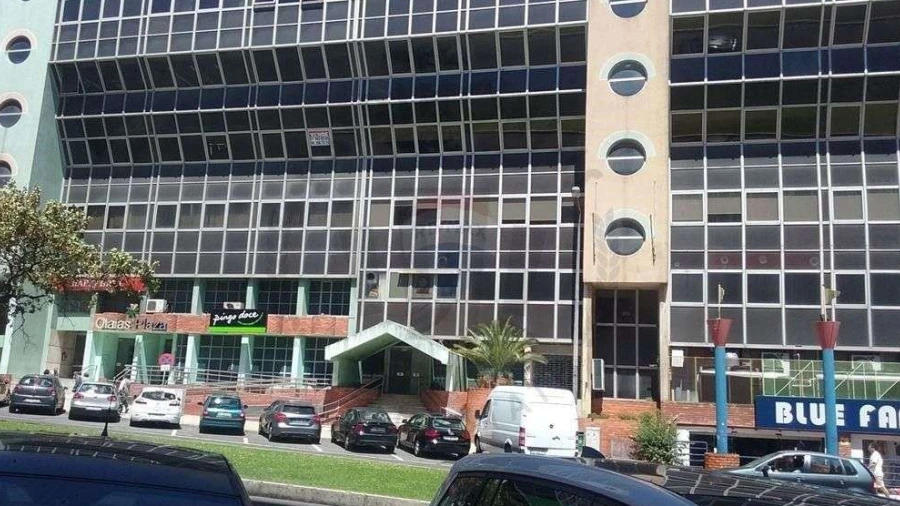 Loja para Venda em Areeiro