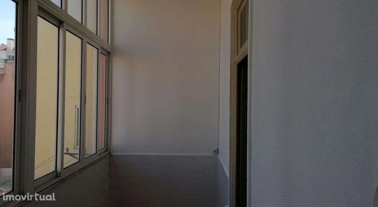 Apartamento T2 para Venda em Penha de França Foto 10