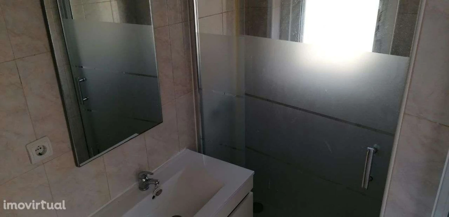 Apartamento T2 para Venda em Penha de França Foto 2