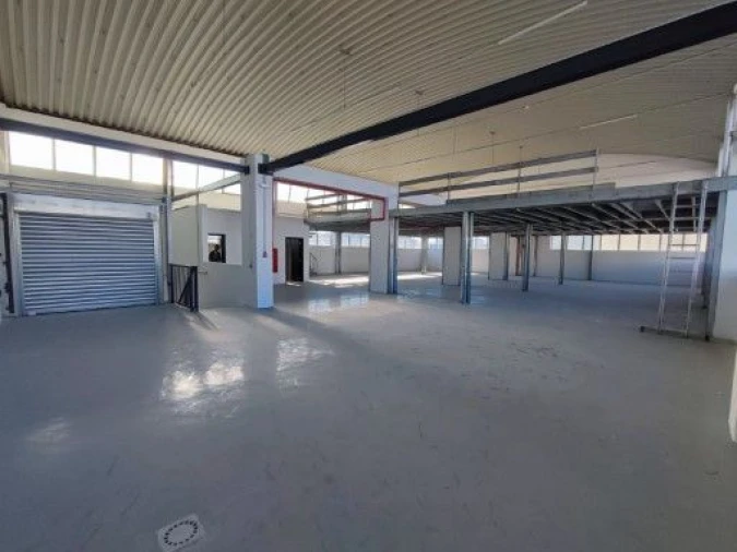 Loja para Venda em Sacavém e Prior Velho Foto 10