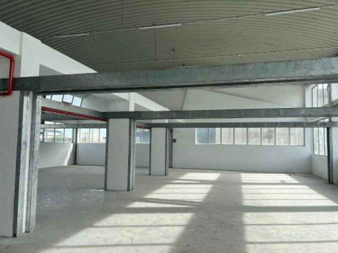 Loja para Venda em Sacavém e Prior Velho Foto 7