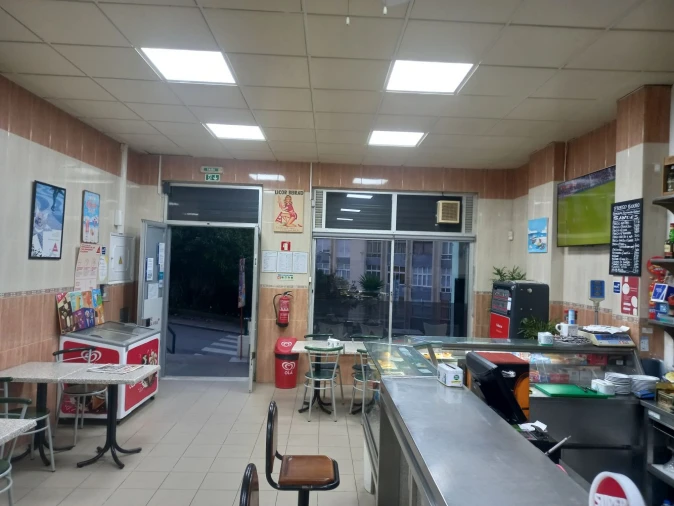 Loja para Trespasse em Rio de Mouro Foto 1