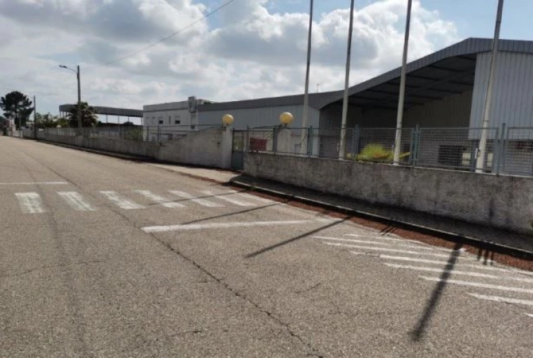 Loja para Venda em Muge Foto 2