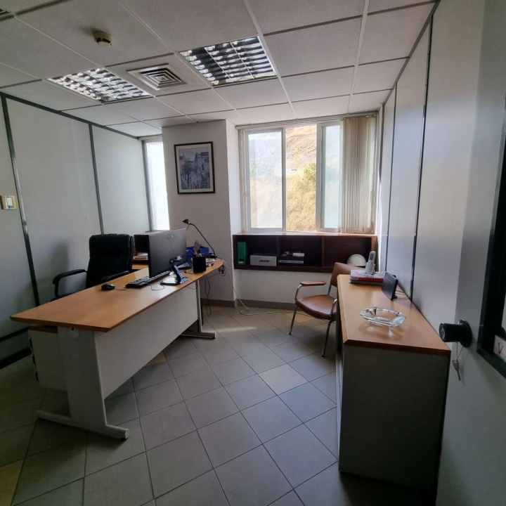 Loja para Venda em Campo de Ourique Foto 2