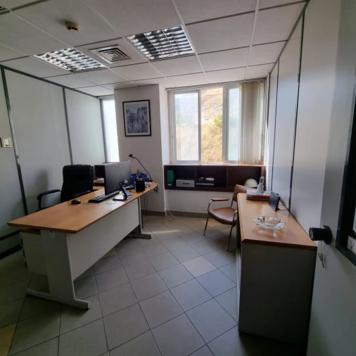 Loja para Venda em Campo de Ourique Foto 2