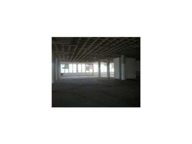 Loja para Arrendamento em Santa Clara Foto 4