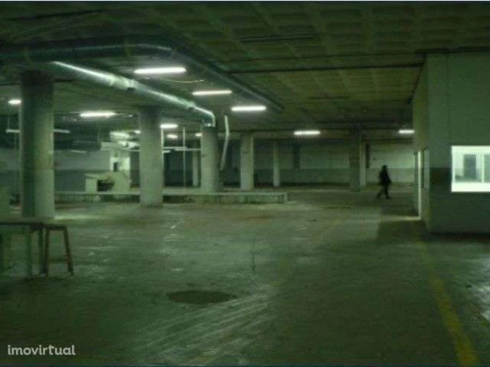 Loja para Arrendamento em Santa Clara Foto 5