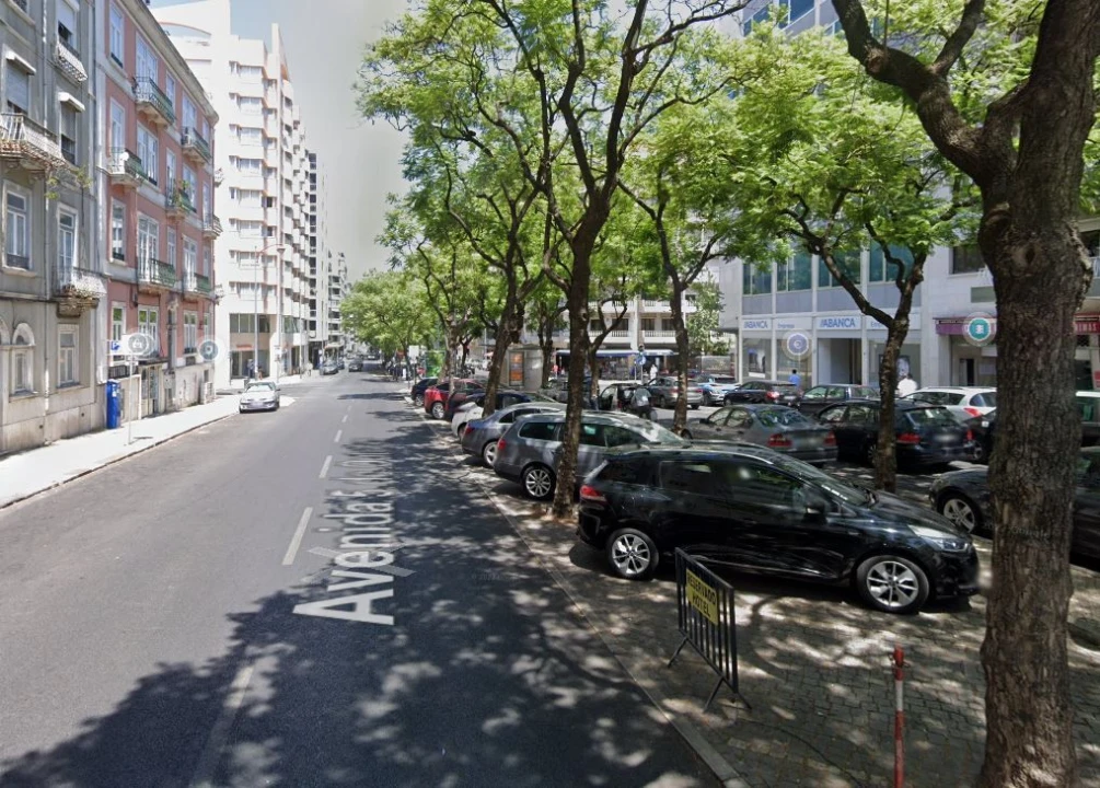 Loja para Arrendamento em Avenidas Novas Foto 1