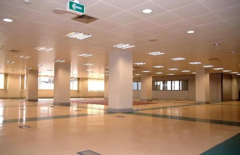 Loja para Venda em Carnaxide e Queijas Foto 4