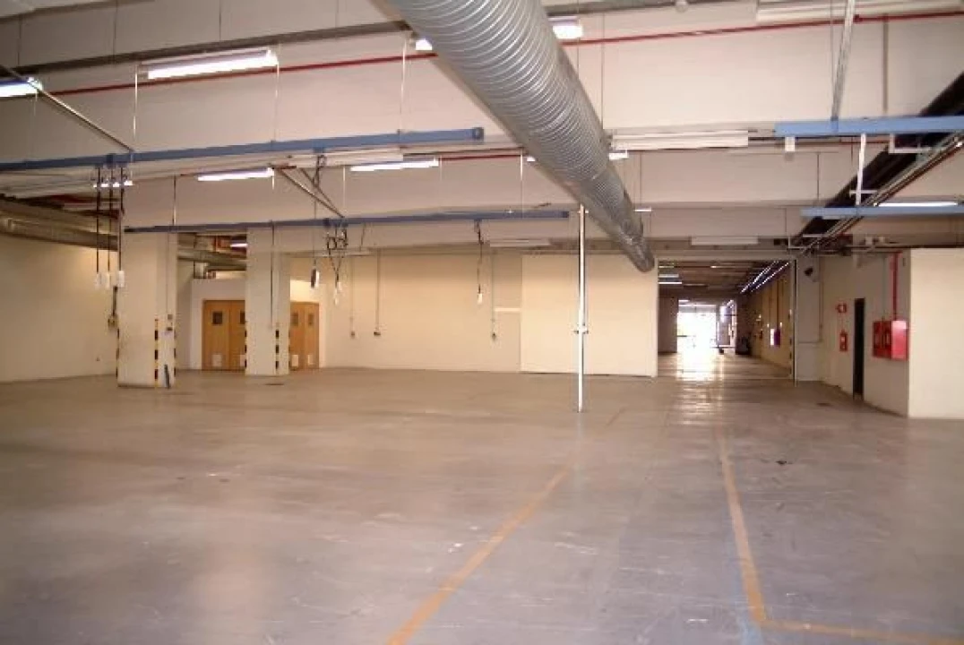 Loja para Venda em Carnaxide e Queijas Foto 5