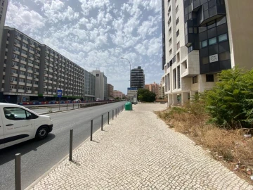 Loja para Venda em Areeiro