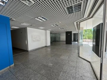 Loja para Venda em Areeiro