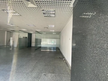 Loja para Venda em Areeiro