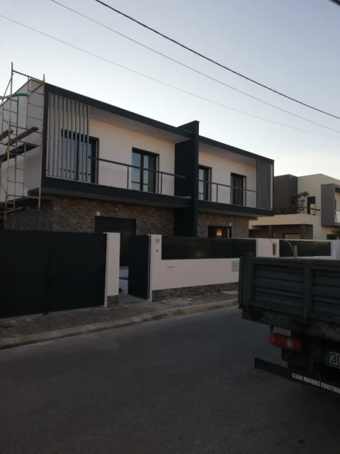 Moradia T3 para Venda em Fernao Ferro
