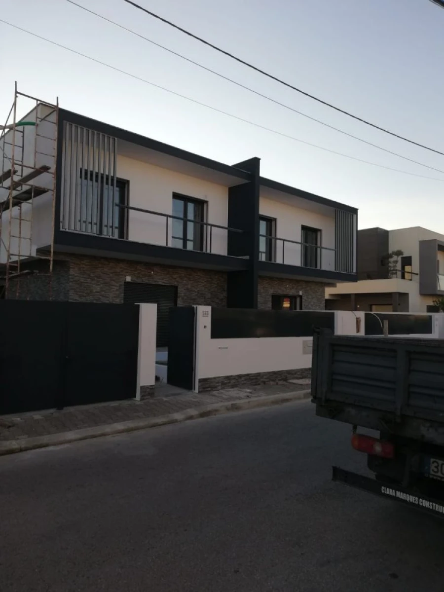 Moradia T3 para Venda em Fernao Ferro Foto 11