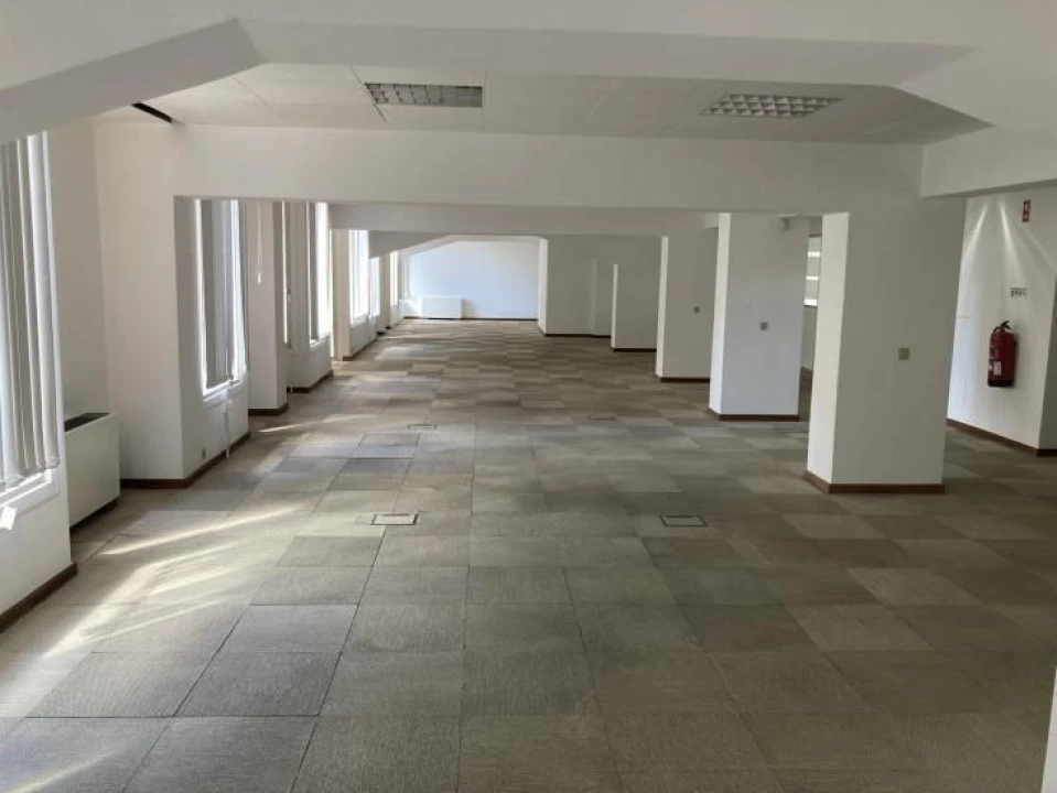 Loja para Venda em Avenidas Novas Foto 1