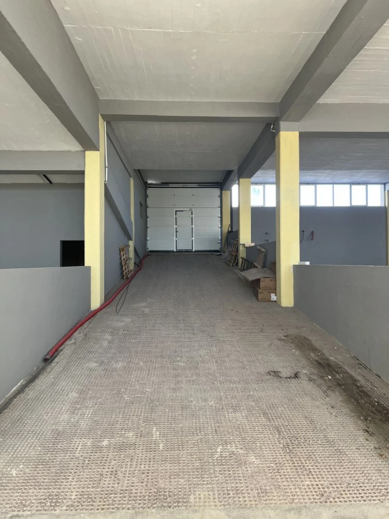 Loja para Venda em Sacavém e Prior Velho Foto 9