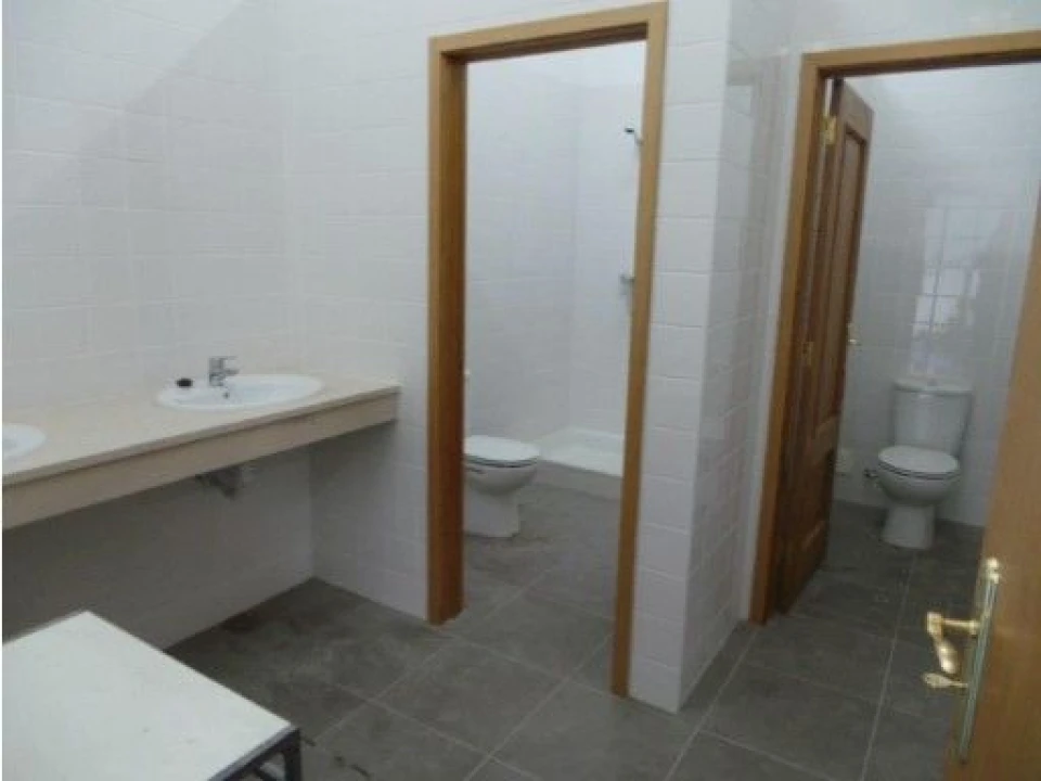 Loja para Venda em Santa Iria de Azoia, São João da Talha e Bobadela Foto 4