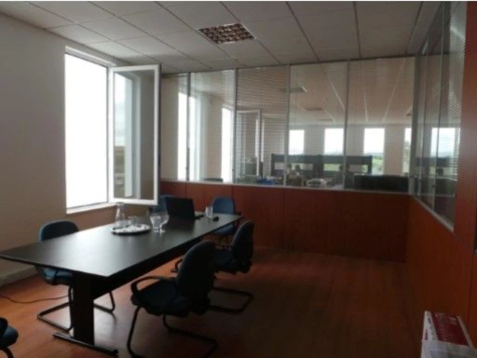 Loja para Venda em Santa Iria de Azoia, São João da Talha e Bobadela Foto 16