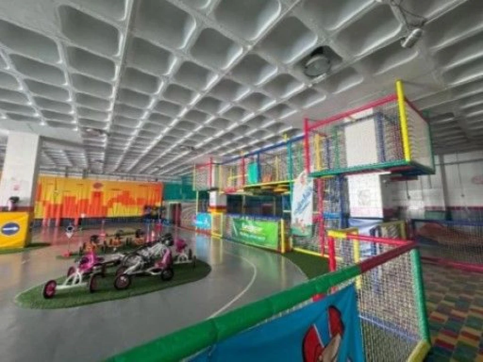 Loja para Venda em Sacavém e Prior Velho Foto 3