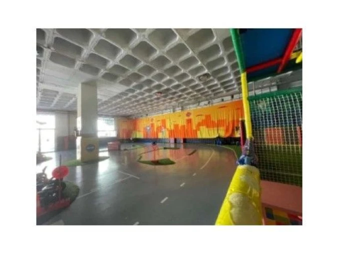 Loja para Venda em Sacavém e Prior Velho Foto 4