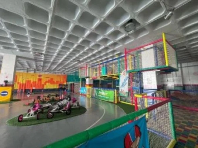 Loja para Venda em Sacavém e Prior Velho Foto 3