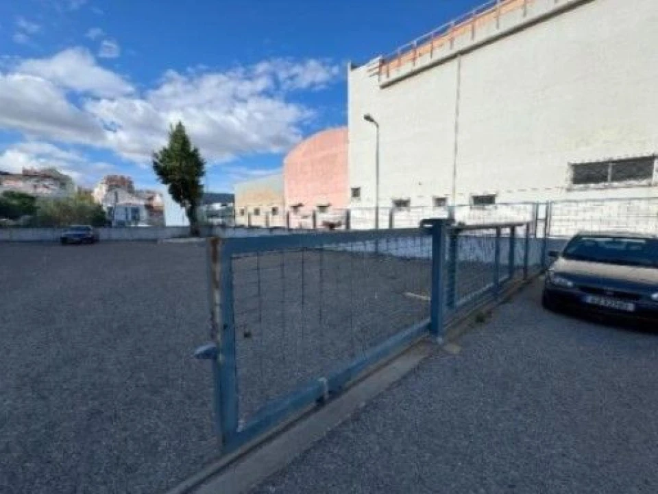 Loja para Venda em Sacavém e Prior Velho Foto 12