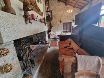 Quinta T9 para Venda em Ventosa e Cova