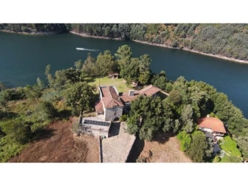Quinta T9 para Venda em Ventosa e Cova