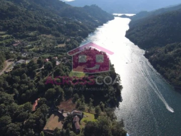 Quinta T9 para Venda em Ventosa e Cova
