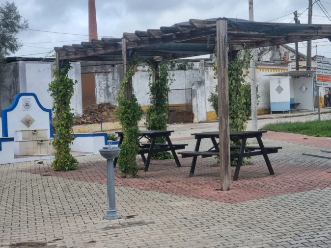 Moradia T2 para Venda em São Martinho Foto 3