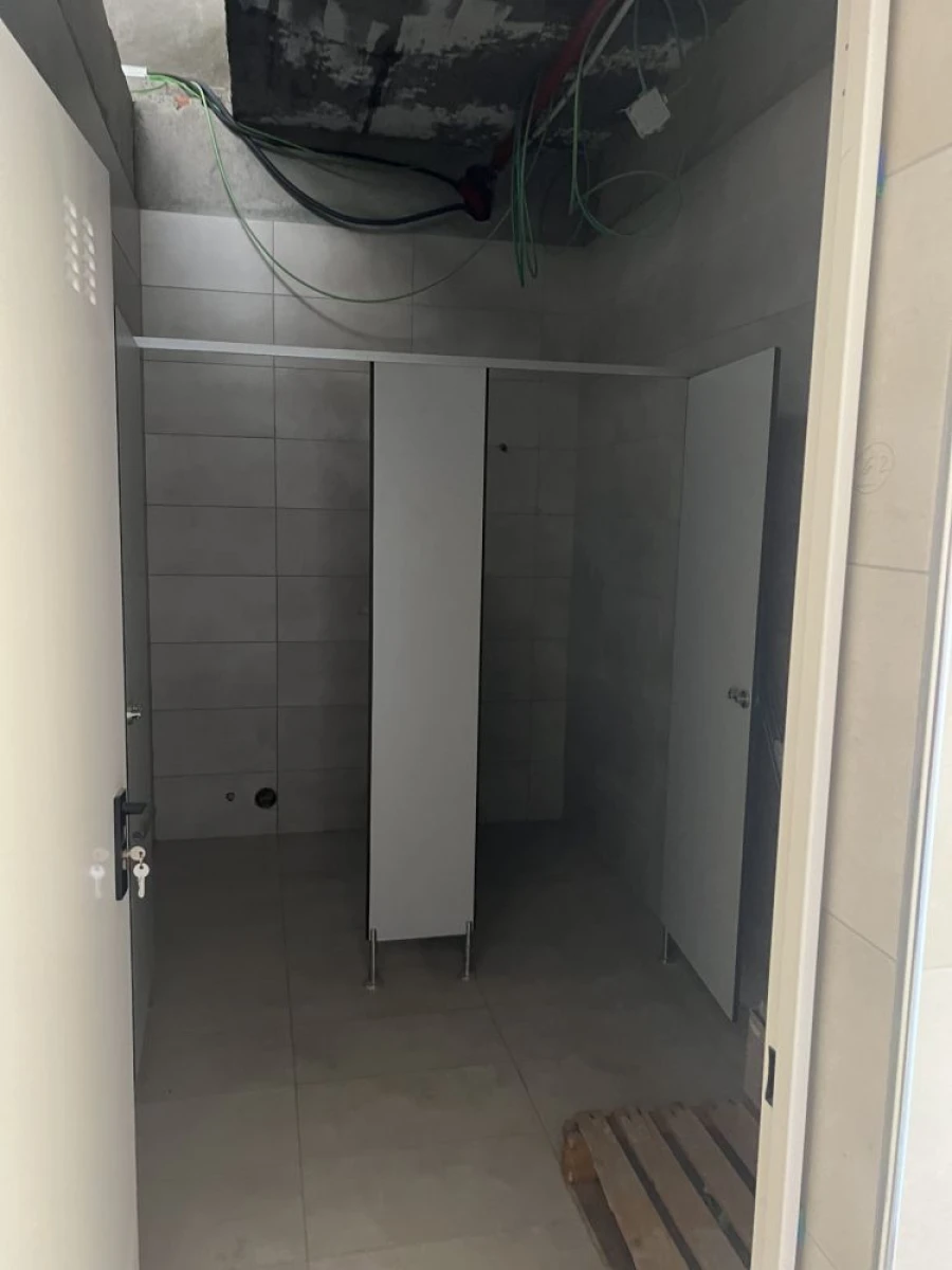 Loja para Venda em Sacavém e Prior Velho Foto 11