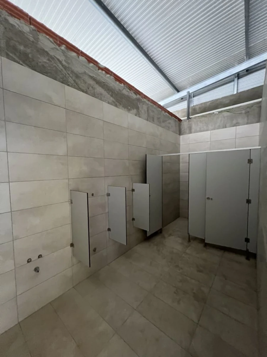 Loja para Venda em Sacavém e Prior Velho Foto 12