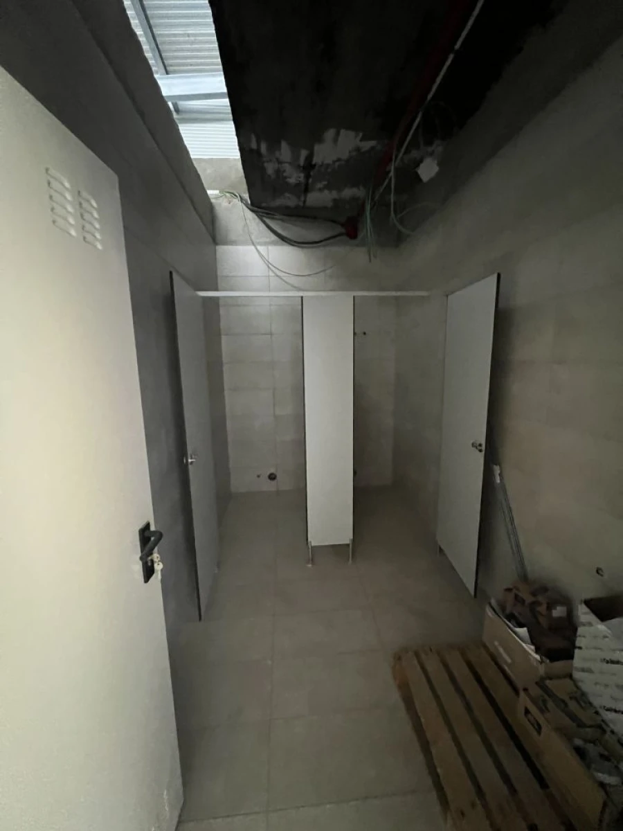 Loja para Venda em Sacavém e Prior Velho Foto 13