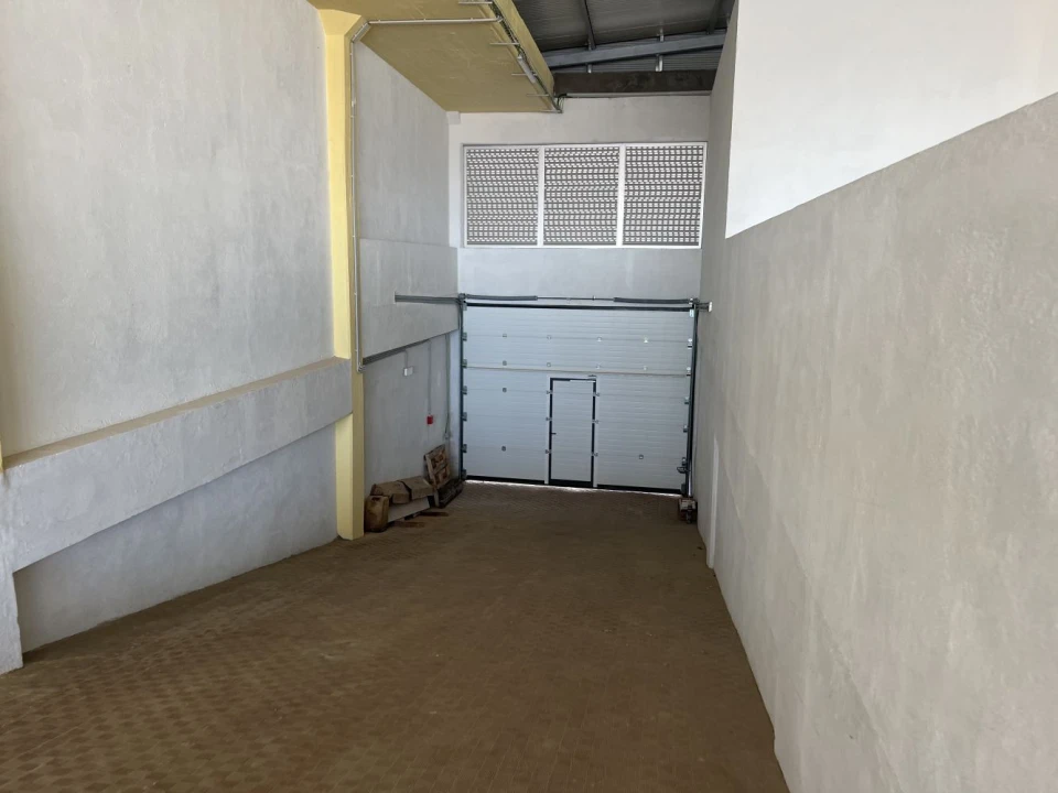 Loja para Venda em Sacavém e Prior Velho Foto 7