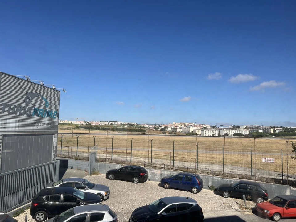 Loja para Venda em Sacavém e Prior Velho Foto 14