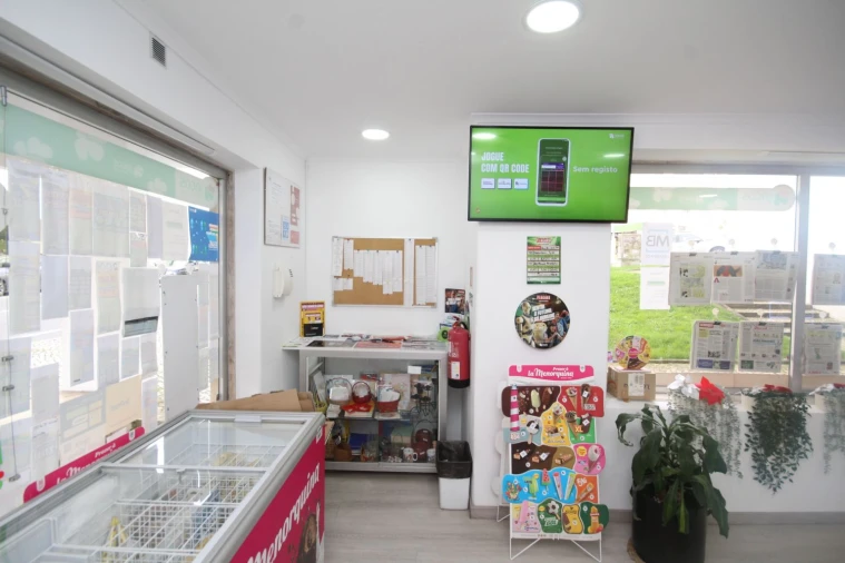 Loja para Venda em Rio de Mouro Foto 11