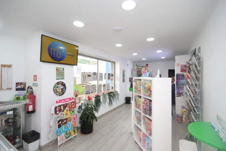 Loja para Venda em Rio de Mouro Foto 6