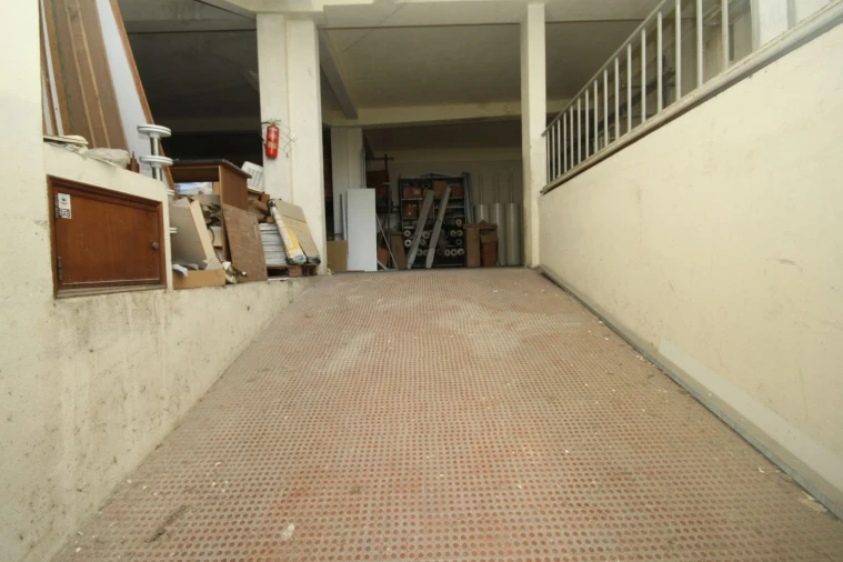 Loja para Venda em Algés, Linda-A-Velha e Cruz Quebrada-Dafundo Foto 2