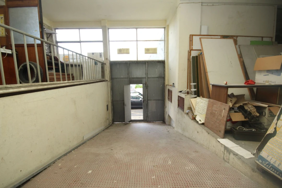 Loja para Venda em Algés, Linda-A-Velha e Cruz Quebrada-Dafundo Foto 4