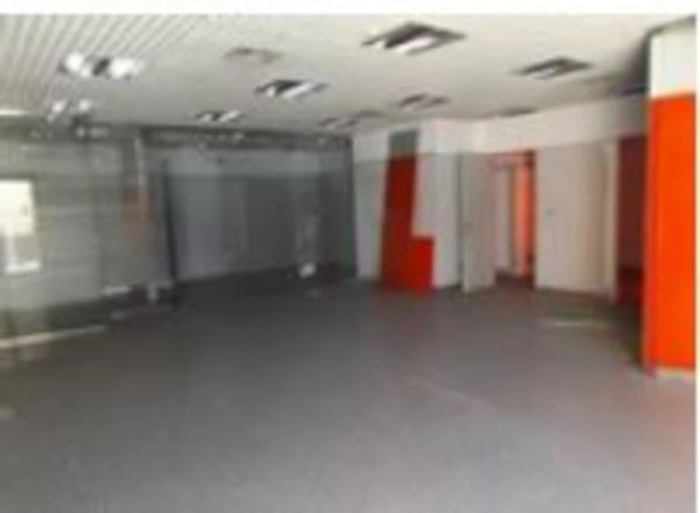 Loja para Venda em Amiais de Baixo Foto 4