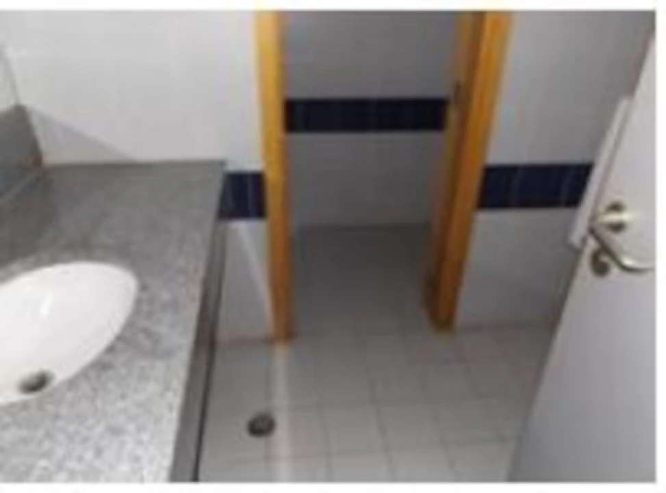 Loja para Venda em Amiais de Baixo Foto 9